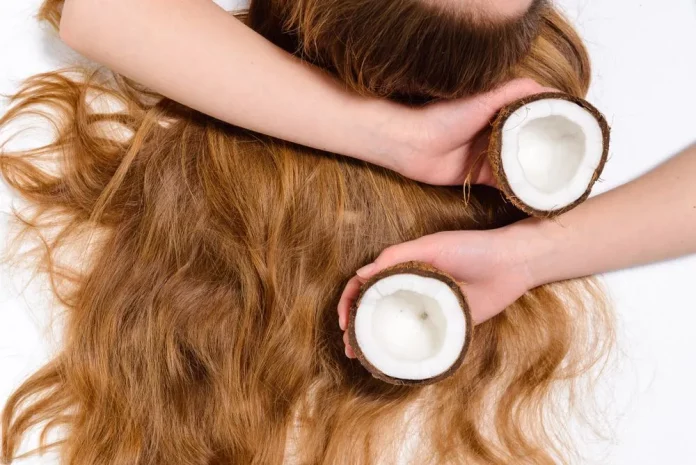 Revoluciona tu Cabello con Agua de Coco: El Secreto Natural para una Melena de Ensueño