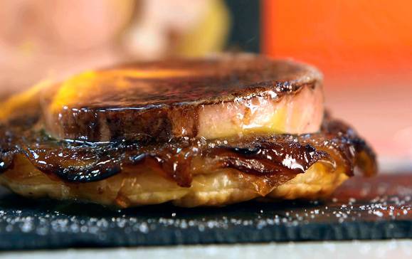 Recetas con foie: Una auténtica locura que no puedes dejar de probar 1 Moncloa CTIS0704 receta foie mi cuit de pato caramelizado con manzana paso 7 desktop step Moncloa