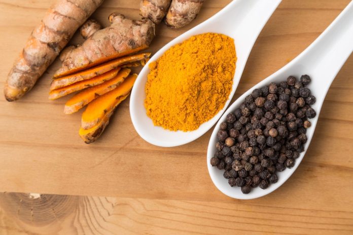 Adiós ibuprofeno: Cúrcuma y pimienta negra, el secreto antidolor natural que que está revolucionando la salud