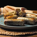 Delicias crujientes: Rollitos de queso y cebolla caramelizada en la freidora de aire