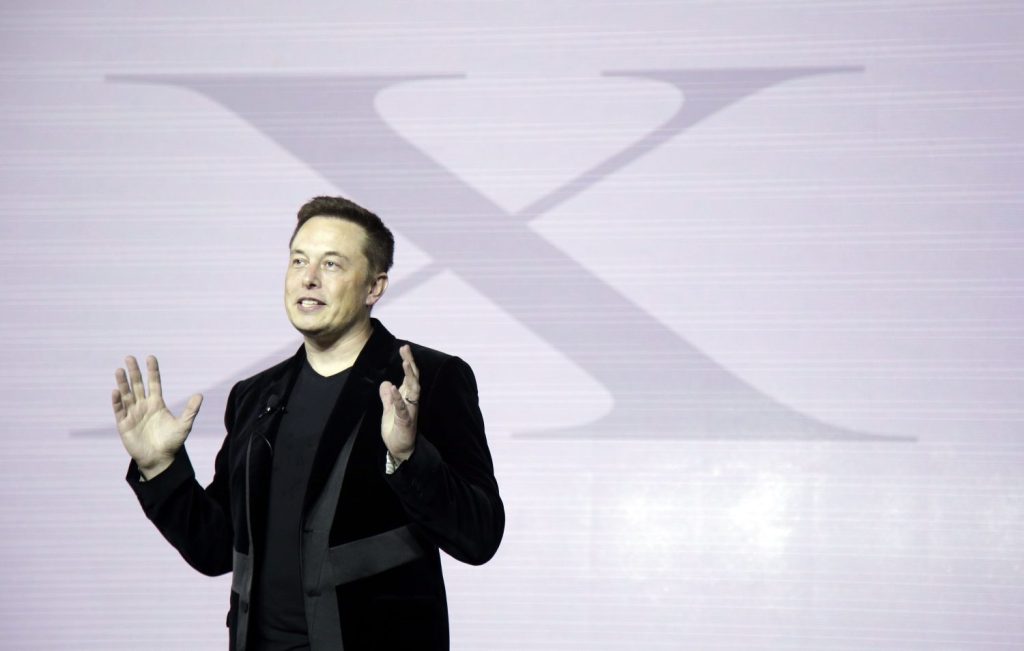Elon Musk quiere aumentar la publicidad de X