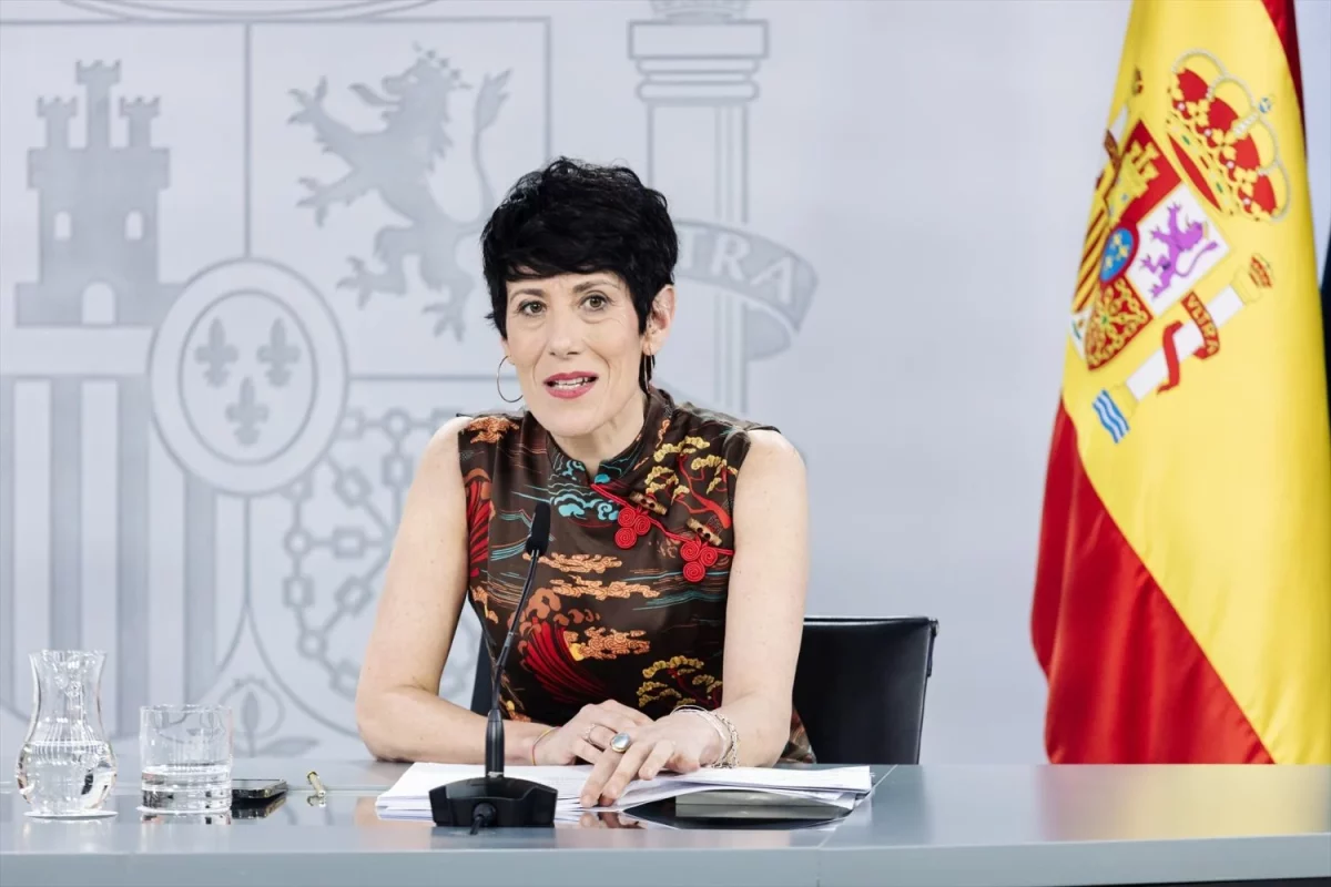 Elma Saiz convierte el aeropuerto de Ciudad Real en un centro de inmigrantes | Foto: Europa Press