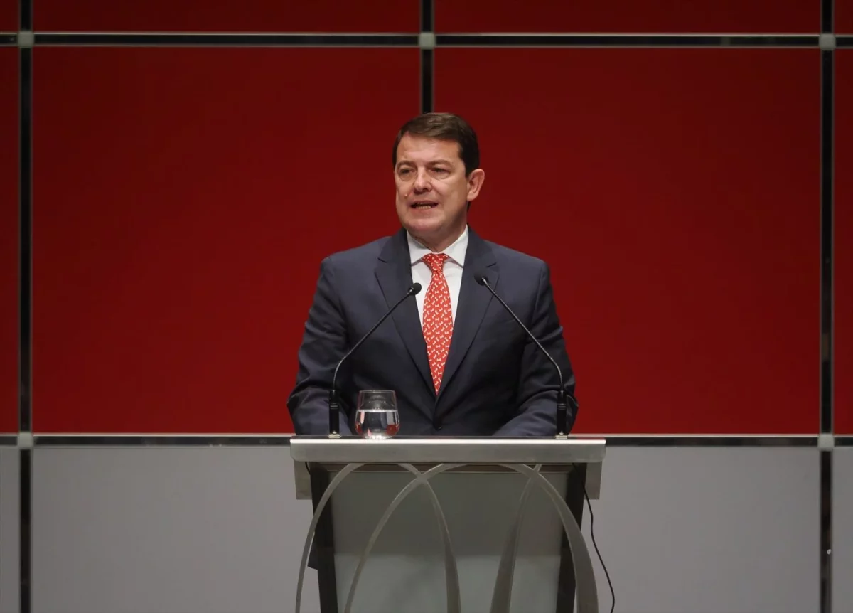 Alfonso Fernández Mañueco, presidente de Castilla y León, objetivo también del PSOE | Foto: Europa Press
