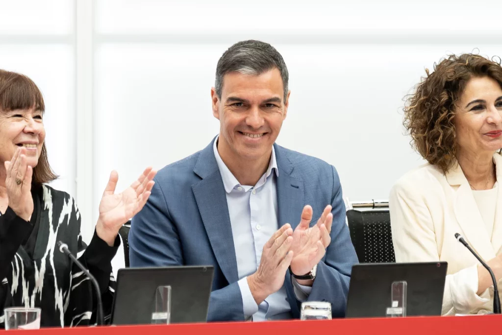 Pedro Sánchez, líder del PSOE, trata de tender la trama a Génova 13