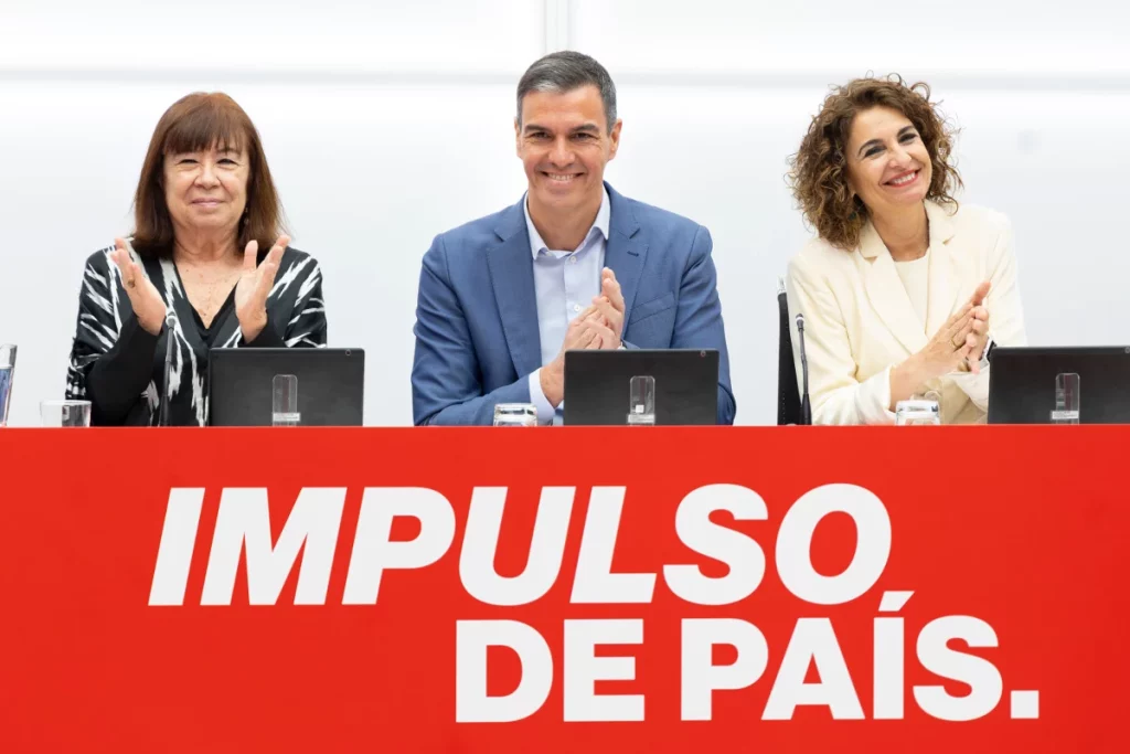 Pedro Sánchez y el manual de resistencia del PSOE: fracaso en la unidad 3 Moncloa El presidente del Gobierno y secretario general del PSOE, Pedro Sánchez, en la reunión de la Ejecutiva Federal tras el 21-A
