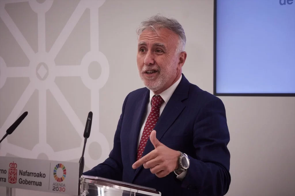 El ministro Torres insiste en su reunión con Aragón pese al 'no' de Azcón 1 Moncloa EuropaPress 5912510 ministro politica territorial memoria democratica angel victor torres Moncloa