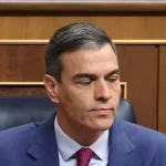 Pedro Sánchez decide su futuro y el del PSOE con España en vilo y una izquierda en las calles