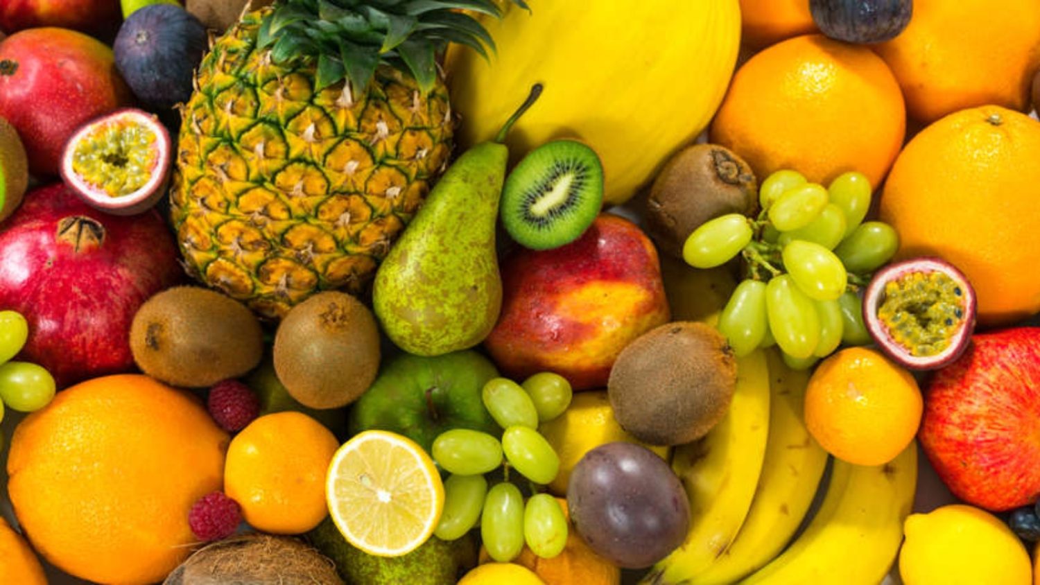 Frutas que roban el sueño: cuáles son las que tienes que evitar en la cena