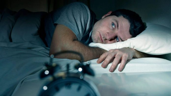 Dile adiós al insomnio con estos 5 métodos naturales para dormir a pierna suelta