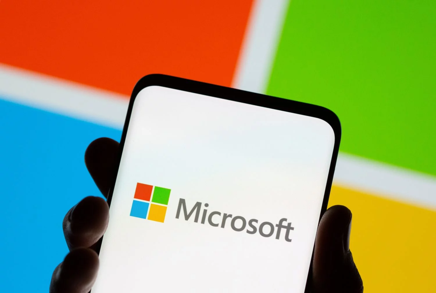 Microsoft desata el caos en el mercado con una IA revolucionaria que puedes llevar en tu bolsillo