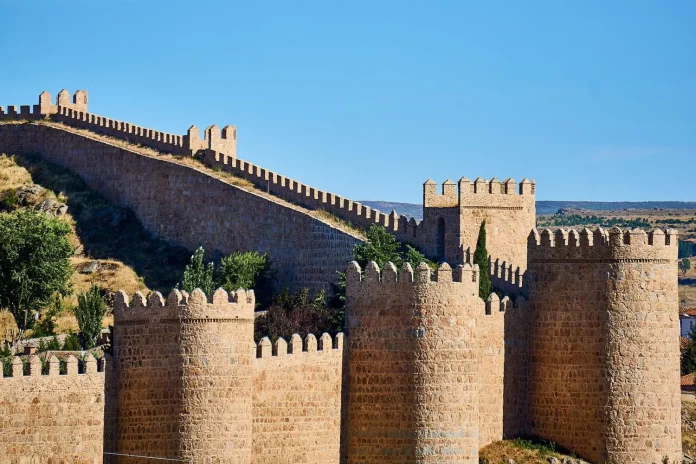 Murallas de Ávila: Sumérgete en un paseo por la historia medieval de España