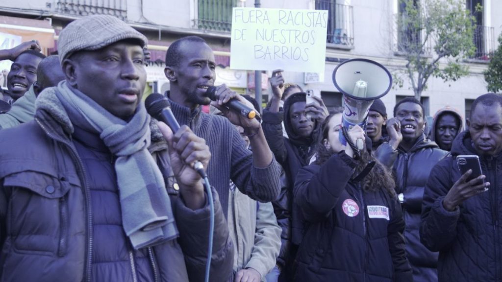 Sindicatos policiales creen que determinados colectivos y asociaciones aprovechan cualquier suceso en este barrio de Madrid para cuestionar la seguridad pública de nuestro país. /Podemos.