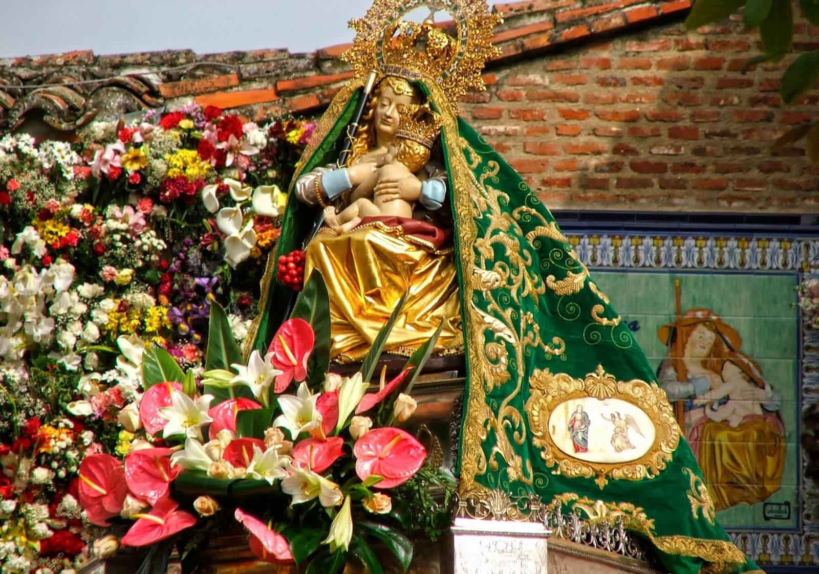 La Virgen del Puerto con corona. /Turismo de Plasencia.
