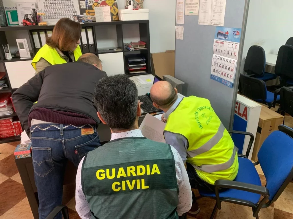 Cazan a una autoescuela por dar cursos falsos para camioneros | Foto: Junta de Extremadura