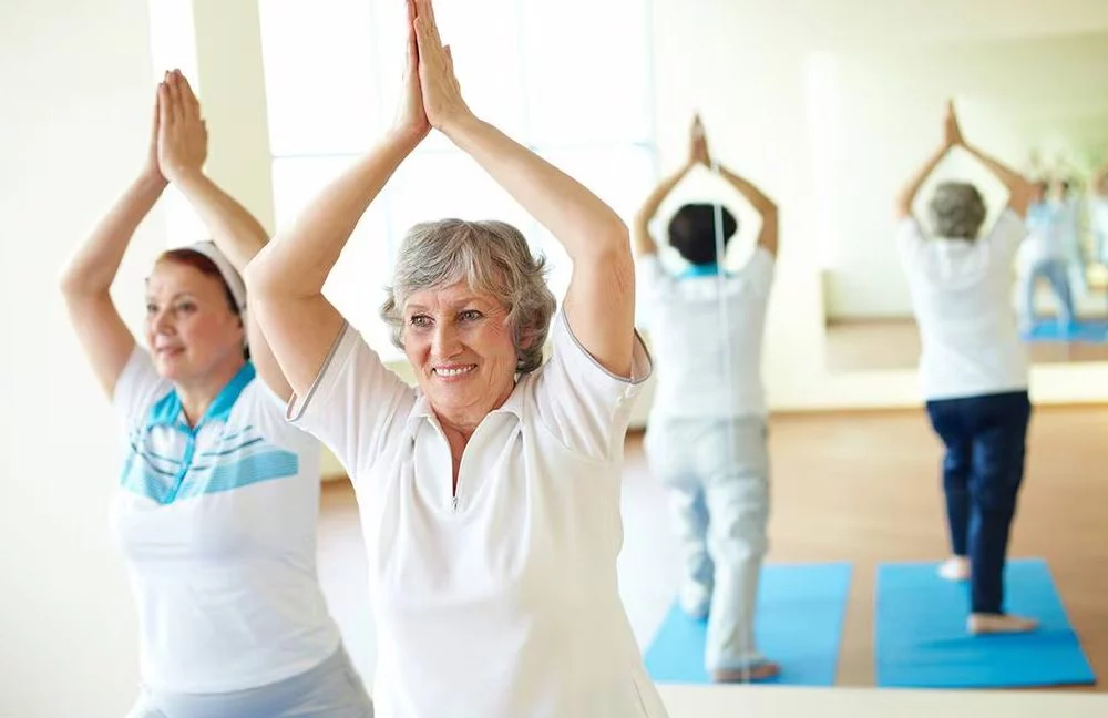 La postura de yoga más efectiva para aliviar síntomas de artritis