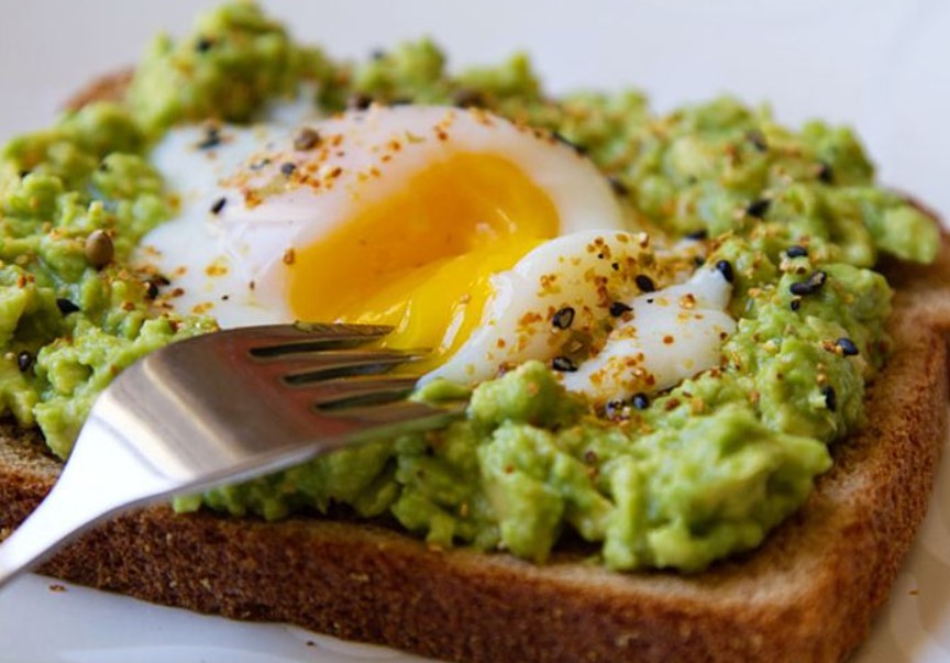 https://www.moncloa.com/2024/02/17/5-recetas-faciles-saludables-aguacate-2442136/