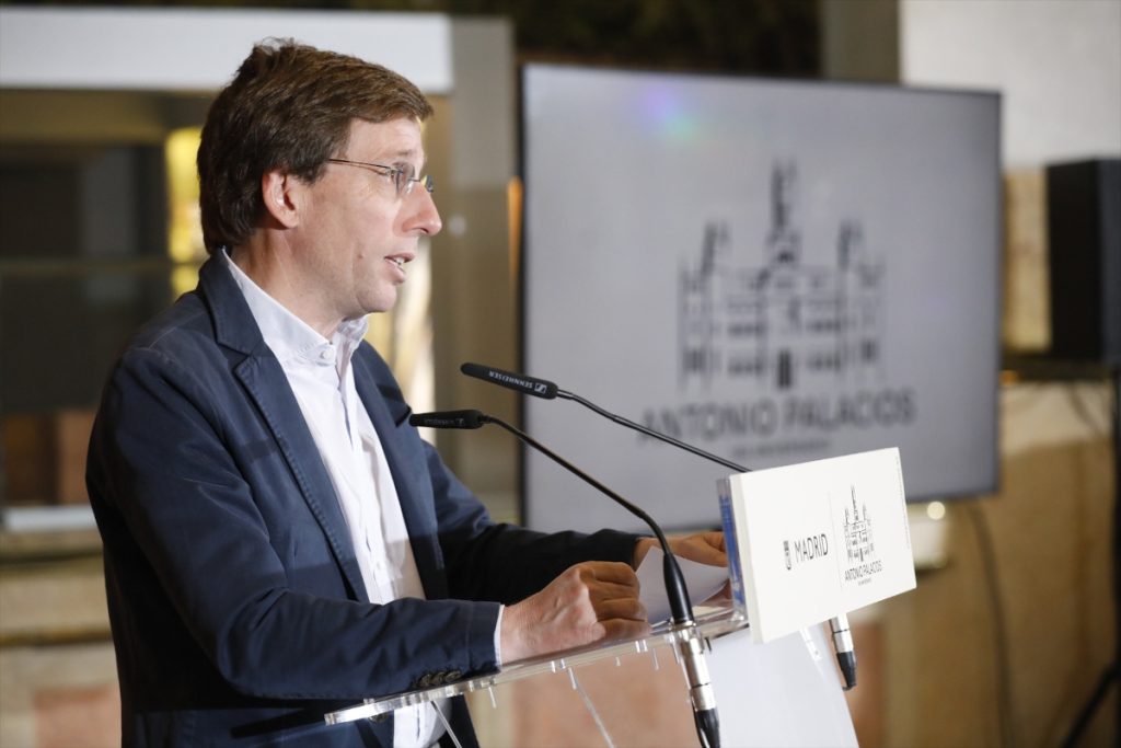 Almeida tilda a Sánchez de 'señor bulo': los madrileños estarán frente a «su proyecto de fango» 1 Moncloa Almeida ha comentado la última salida de tono de Óscar Puente con los medios de comunicación.