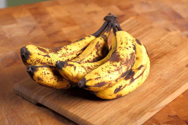 El secreto para aprovechar las bananas maduras en un budín sin gluten