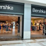 Revive los 90 con los pantalones cargo de moda de Bershka