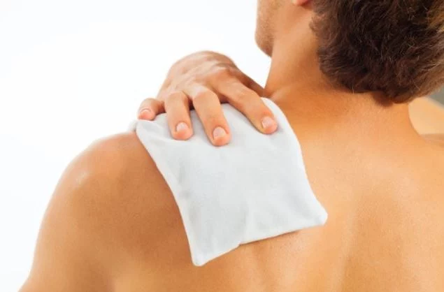 Compresas calientes o frías: Aprende cuándo y cómo usarlas efectivamente