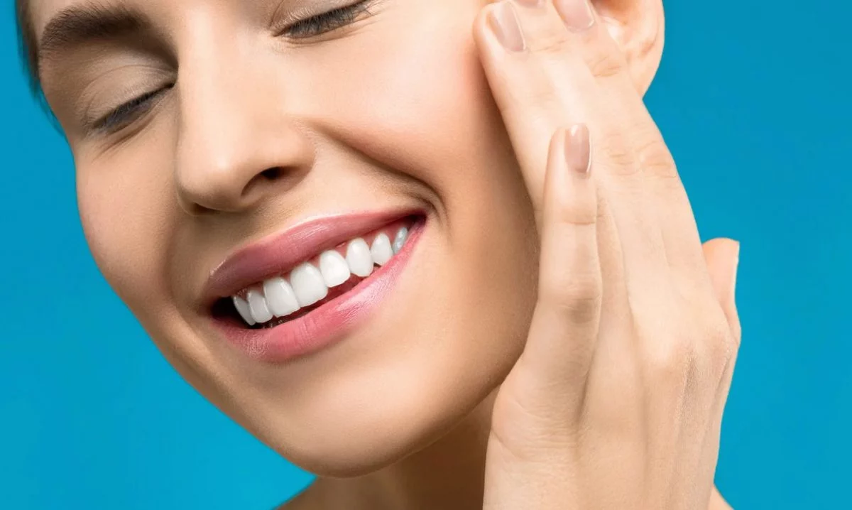 5 alimentos que debes eliminar si quieres unos dientes blancos