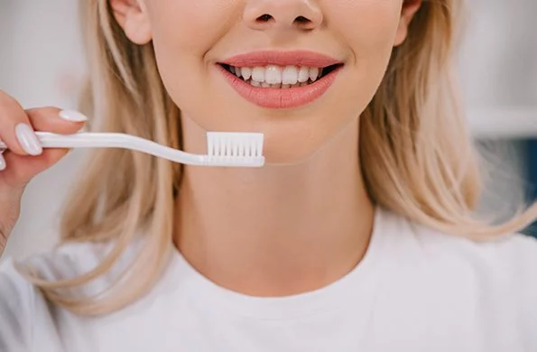 5 alimentos que debes eliminar si quieres unos dientes blancos 2 Moncloa Alimentos para blanquear los dientes