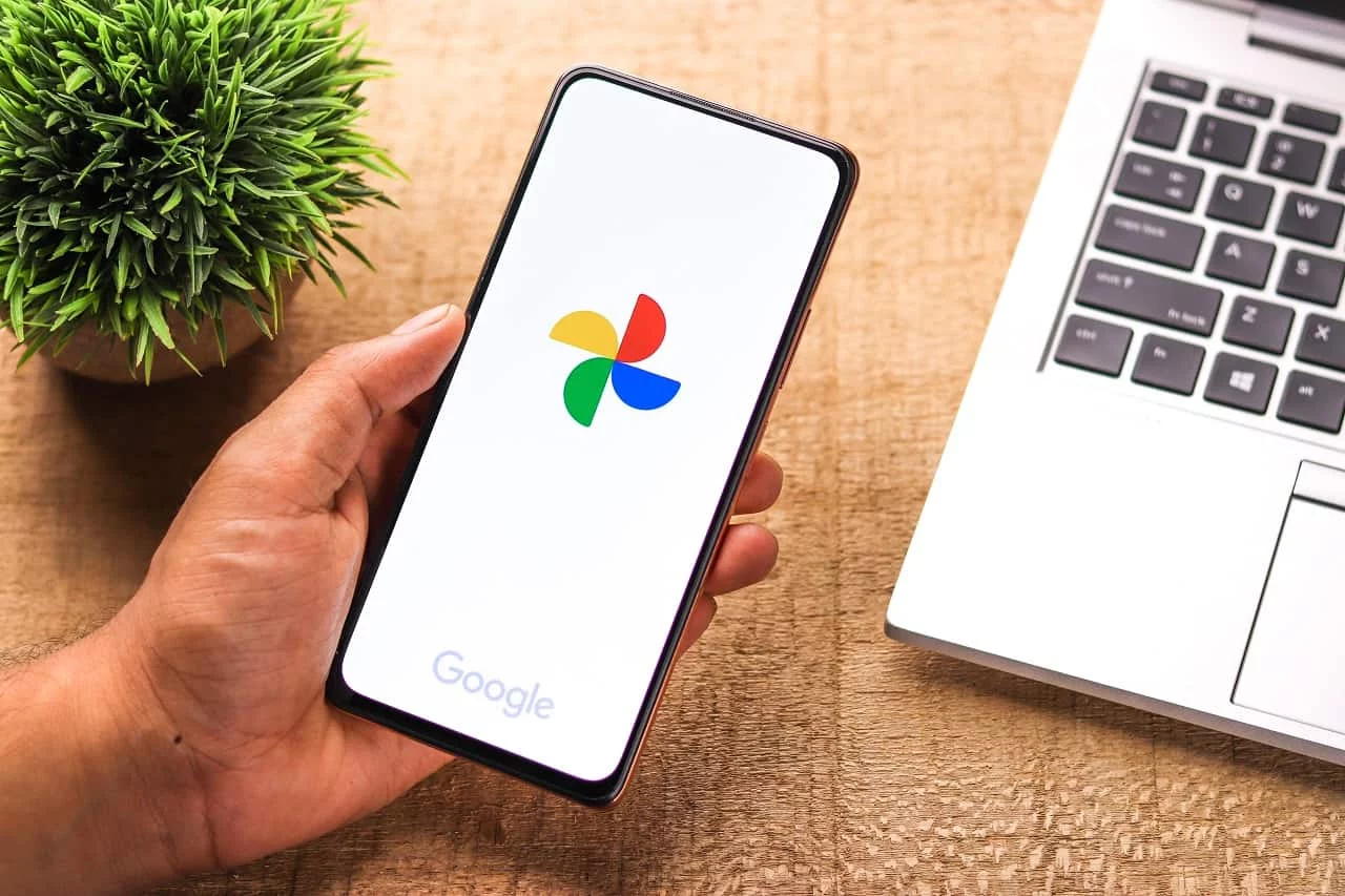 Esto es lo que puedes hacer con el nuevo editor mágico con IA de Google Fotos