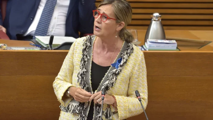 Elena Bastida, la diputada que pide amparo por el machismo de Joan Baldoví.