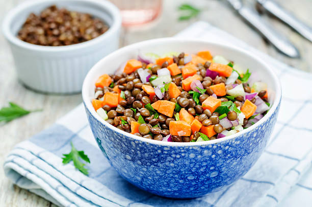 La receta de ensalada de lentejas que te salvará en más de una ocasión y la preparas en 5 minutos