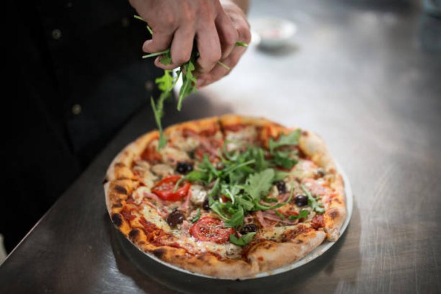 Descubre la pizza vegana que está causando furor 2 Moncloa Toppings para agregar sobre la masa