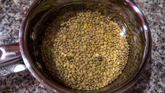 Cómo evitar los gases al cocinar lentejas de manera sencilla 1 Moncloa Tres tips para cocinar lentejas correctamente