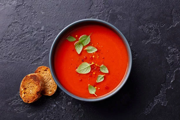 3 sopas frías para hacer con batidora de mano en un abrir y cerrar de ojos 2 Moncloa Tomate y nueces: una explosión de sabores