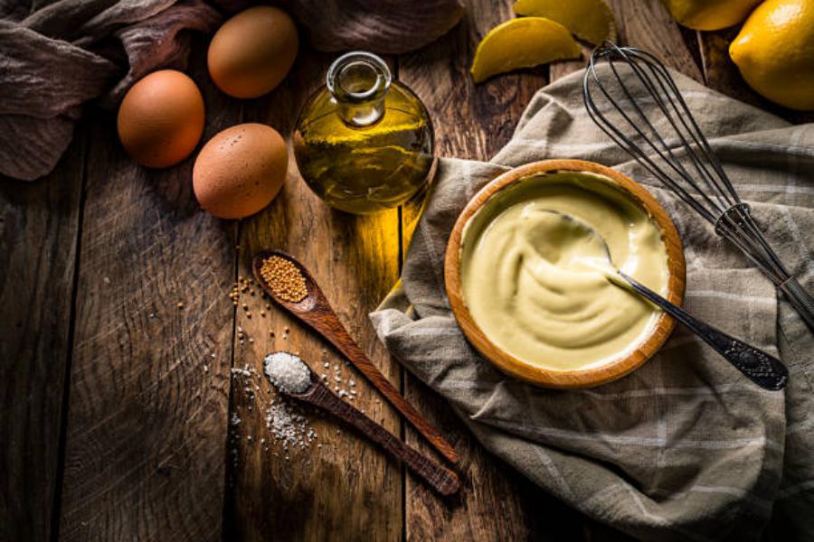 Mayonesa exprés, sana y nutritiva: Cómo prepararla en 60 segundos sin que se corte 2 Moncloa Un aderezo para acompañar tus platos favoritos