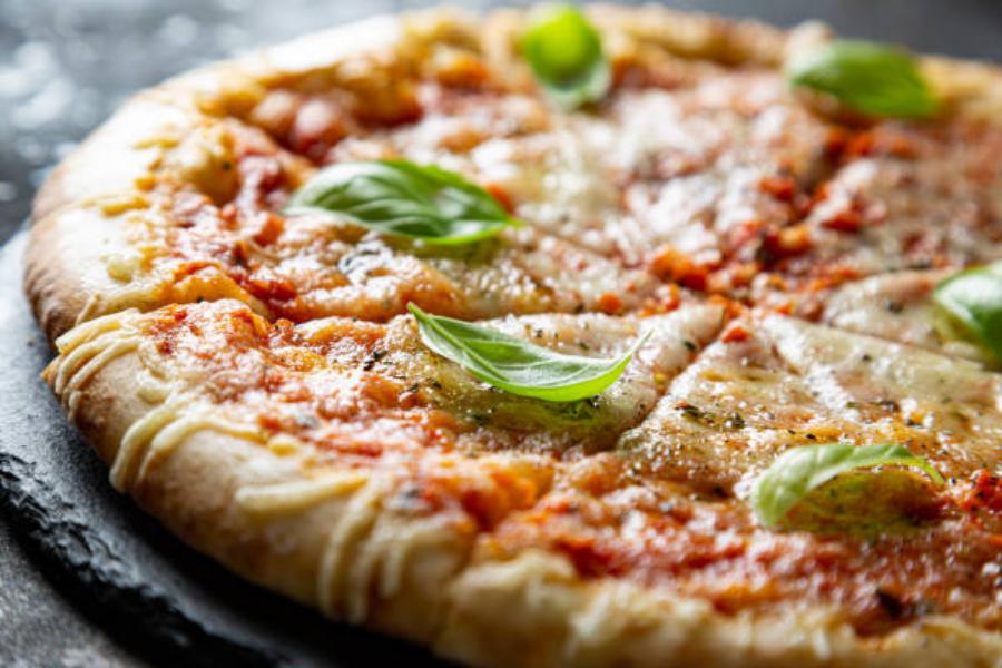Ingredientes para una pizza caprese sin sal