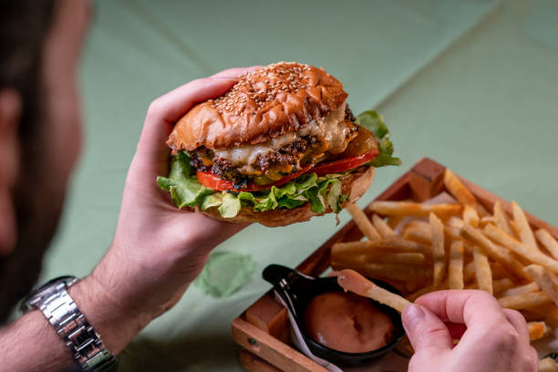 Los alimentos procesados contienen grasas no saludables