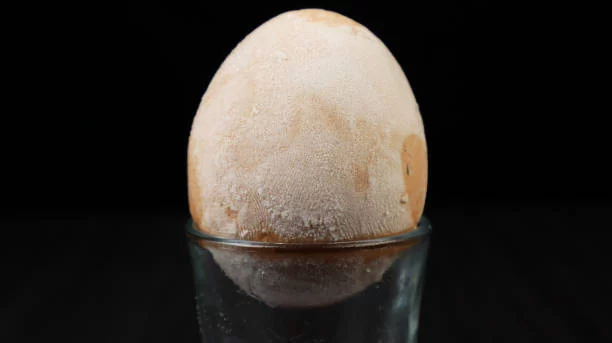El truco para hacer muchos huevos fritos con un solo huevo 1 Moncloa Así puedes hacer muchos mini huevos fritos