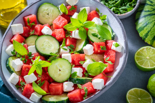 Ingredientes para una ensalada mediterránea