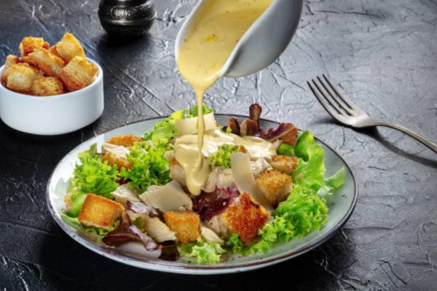 El misterioso secreto de la Ensalada César que te dejará boquiabierto 1 Moncloa La creación de la Ensalada César