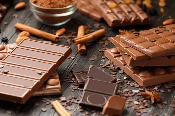 Estos son los 5 alimentos que debes evitar si sufre de colon irritable 3 Moncloa El chocolate contiene cafeína