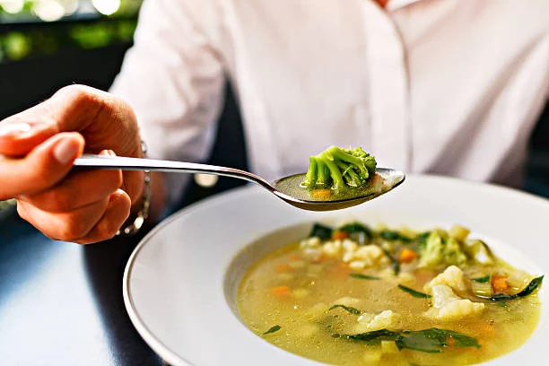 Descubre la cena que te hará perder peso y reducir tu abdomen rápidamente 2 Moncloa Una cena llena de nutrientes