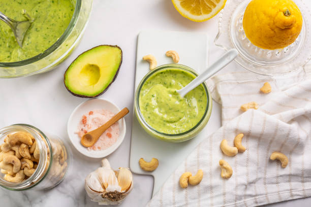 El motivo por el que debes probar la mayonesa de aguacate casera: Receta paso a paso 2 Moncloa Receta paso a paso