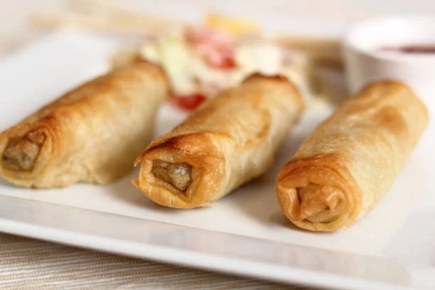 Empanadas chinas para principiantes: Así se hacen la masa con 3 ingredientes 1 Moncloa Masa de empanadas chinas con 3 ingredientes