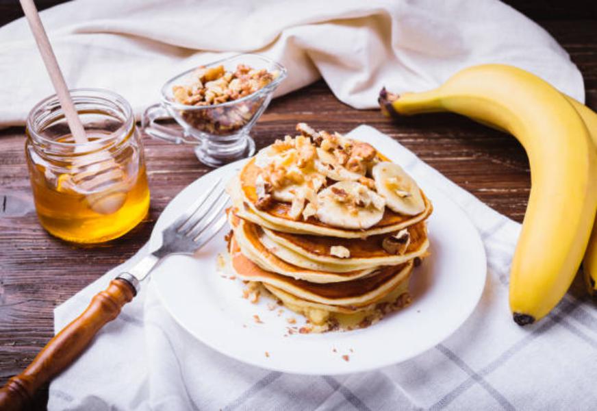 Tortitas de avena y plátano que te cargarán de energía 2 Moncloa Preparación, servir y disfrutar