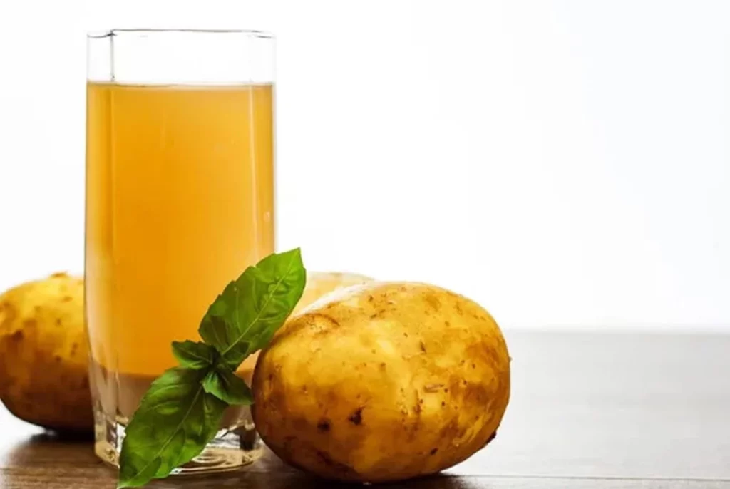 Cómo acabar con el estreñimiento con este jugo de papa que puedes preparar en 5 minutos 1 Moncloa ¿Cómo preparar jugo de papa para combatir el estreñimiento?