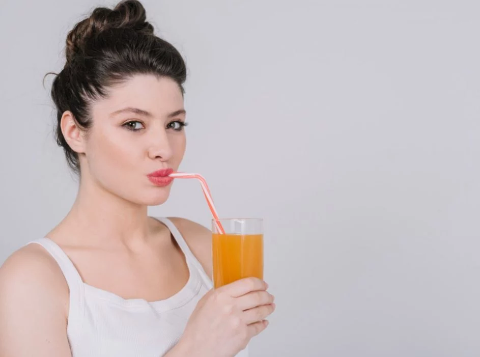 El jugo que debes tomar a diario para acabar con los brotes de acné 2 Moncloa Así puedes hacer un jugo de zanahoria