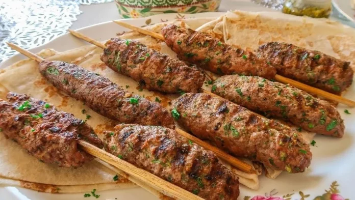 Kebabs Irresistibles: Prepara una deliciosa Receta Árabe en pocos minutos