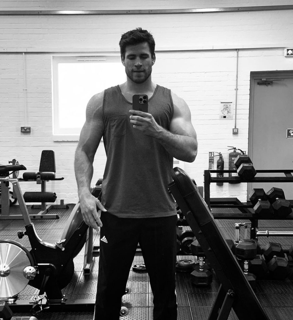 Liam Hemsworth por Henry Cavill en "The Witcher": el misterio detrás del cambio para la temporada 4 1 Moncloa Liam Hemsworth está trabajando arduamente para estar en su prime durante "The Witcher"