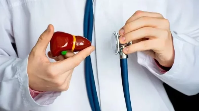 Prepara este remedio natural para limpiar el hígado y desintoxicar el organismo