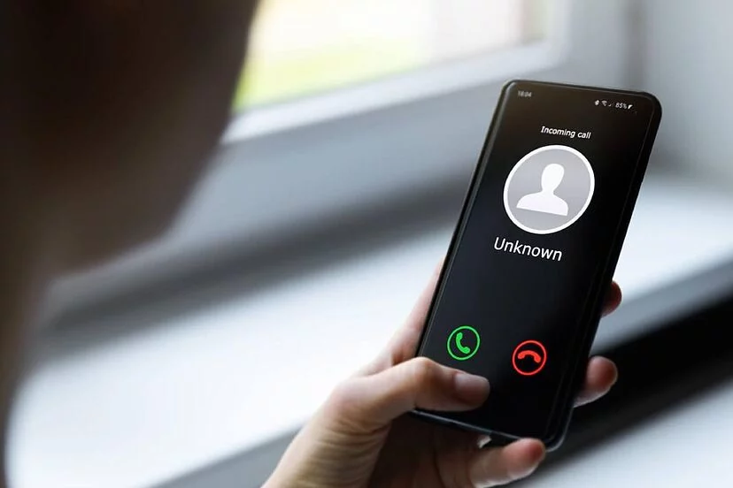 Cómo identificar si una llamada perdida es robollamada en 3 simples pasos 1 Moncloa TrueCaller, la aplicación que identifica si una llamada perdida es una estafa