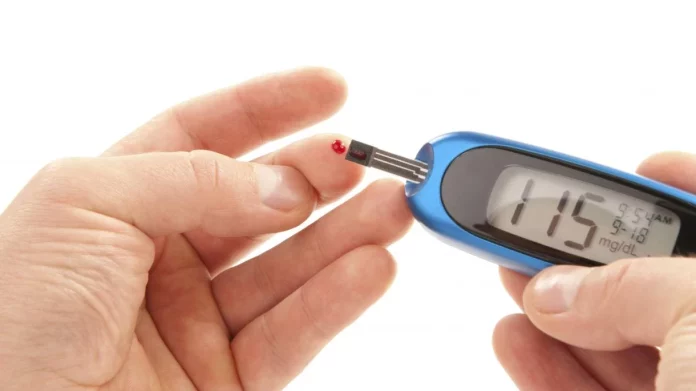 Así funciona el invento revolucionario de 11 céntimos para medir la glucosa en diabéticos que está disponible en España
